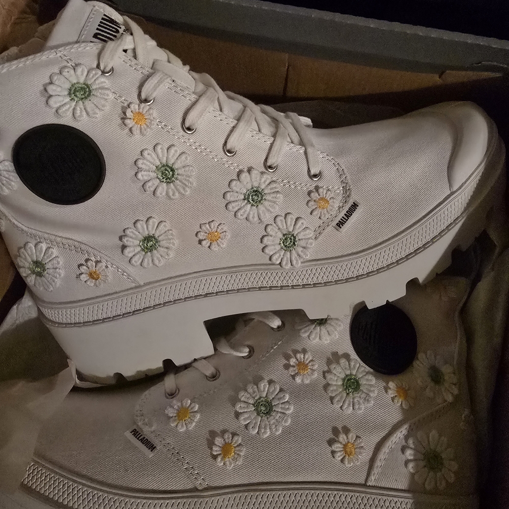 Local Artist Designed Palladium PALLABASE TWILL - Picture 2 of 2